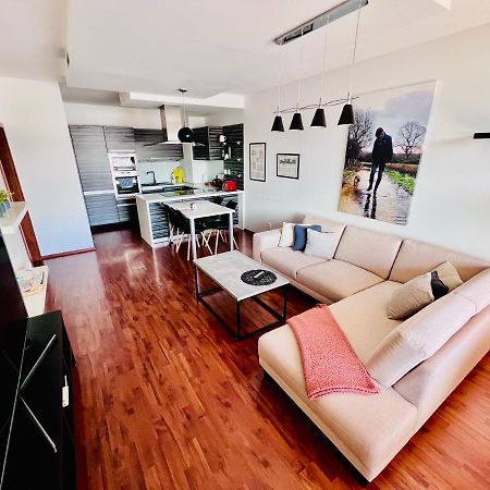 Bl Luxury Apartment, 24Hr Self Check-In, Free Private Garage Parking, Panoramic Views From Balcony, 5 Minute Walk To City Center Banska Bystrica Exterior photo